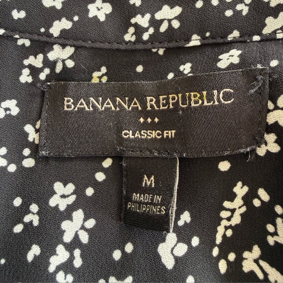 Banana Republic Drapey Classic Preppy Black Floral Button-Up Sleeveless Blouse - Picture 3 of 6